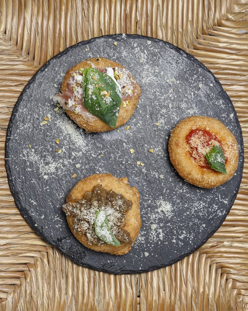 714792130_17919607455364216_1880414490335608103_n Pizzeria con sala eventi a Cercola