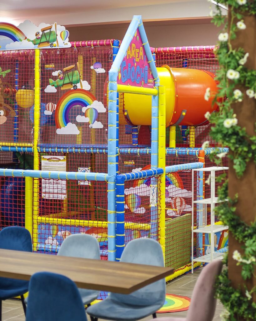 717140846_122114498535278969_196816460768950015_n Pizzeria con area giochi per bambini a Cercola