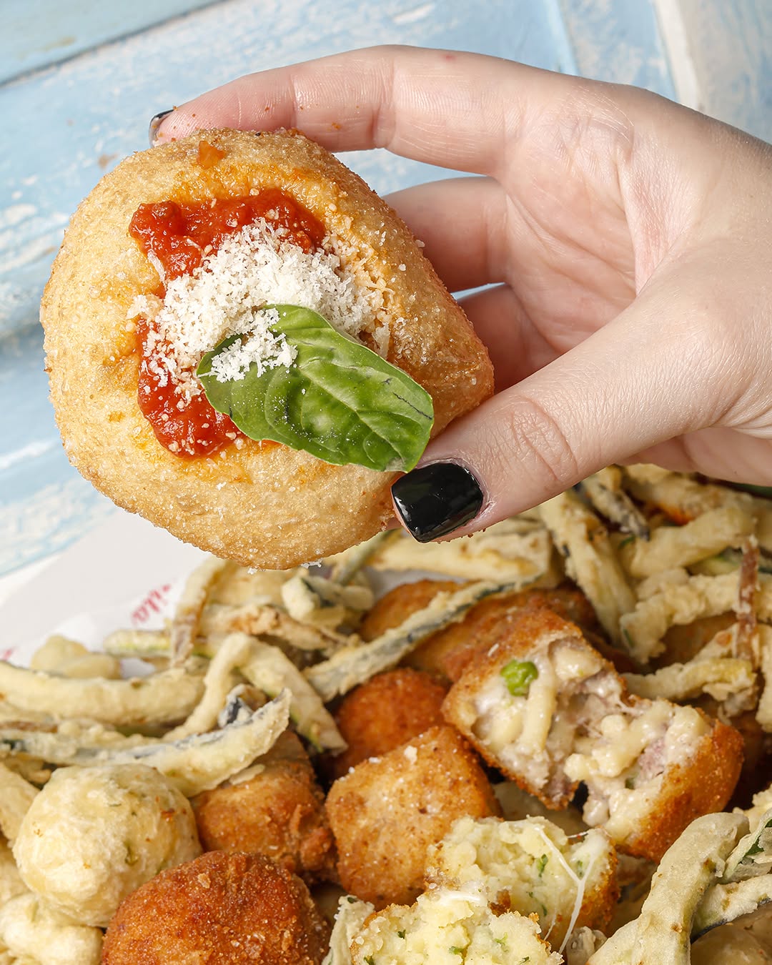 Pizzeria con area giochi per bambini a Cercola