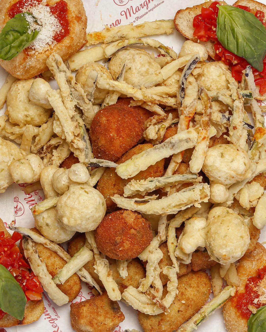 Pizzeria con area giochi per bambini a Cercola